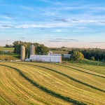 Скриншот игрового интерфейса слота Bigger Barn House Bonanza